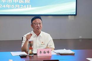 马宁判点帽子戏法！马宁回看VAR卡塔尔叒获点，阿菲夫点射戴帽